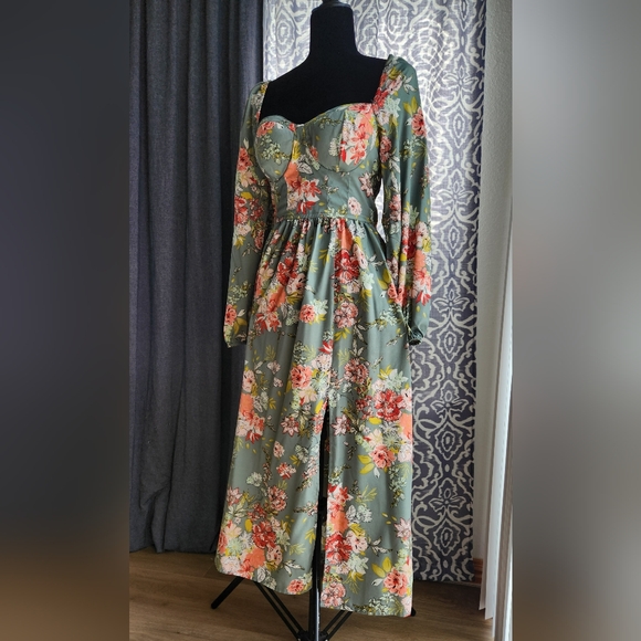 Elegant Floral Long Sleeve Dress - Picture 5 of 6